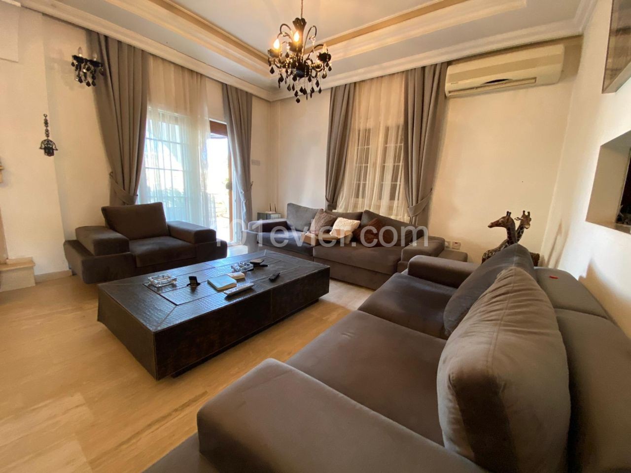 Detached House For Sale in Nicosia / Hamitköy ** 