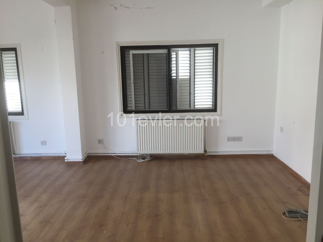 Nikosia Zentralstrand 500 stg Arbeitsplatz ** 