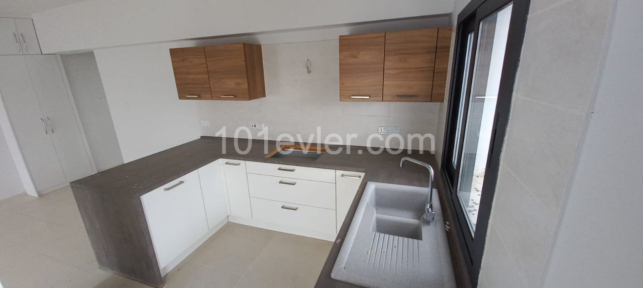 LEFKOŞA KÜÇÜK KAYMAKLIDA 2+1 LÜKS PENTHOUSE