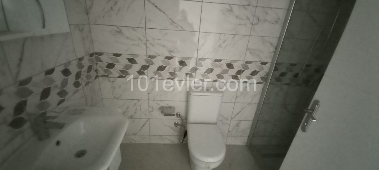 2+1 Flat for Sale with Mountain and Sea View in Kyrenia / Lapta Region ** 