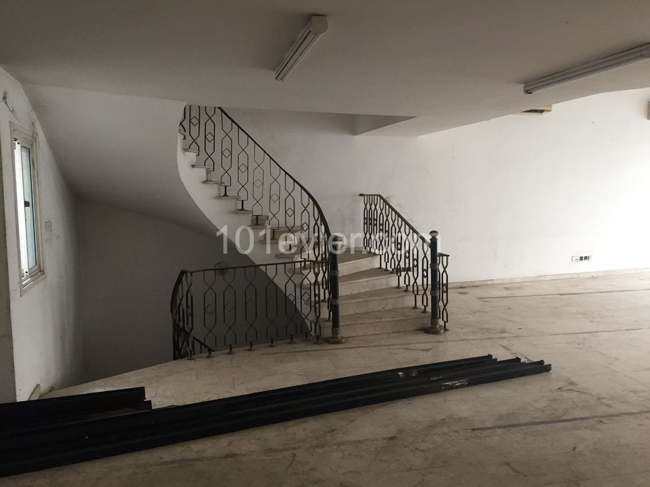 In Nicosia Surlariçi Opposite Demak Business Center For Rent Office Complete Building 2,000 STG ** 