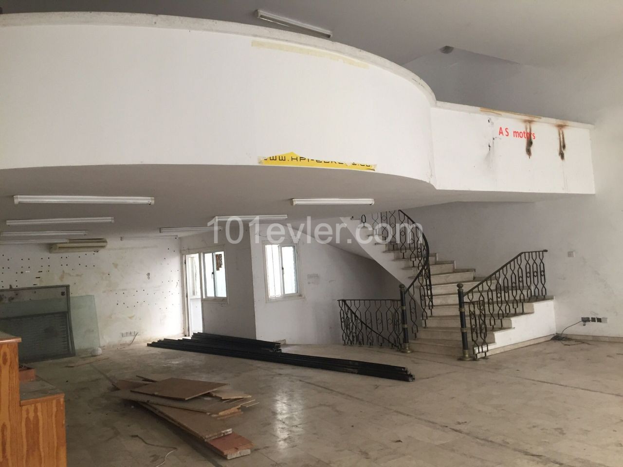 In Nicosia Surlariçi Opposite Demak Business Center For Rent Office Complete Building 2,000 STG ** 