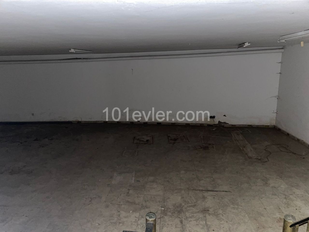 In Nicosia Surlariçi Opposite Demak Business Center For Rent Office Complete Building 2,000 STG ** 