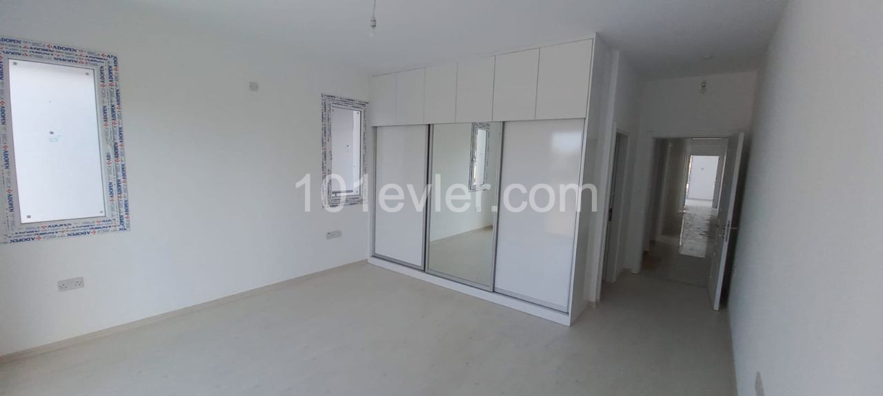 Lefkoşa Gönyeli Bölgesinde Satılık 200 m2 4+1 İkiz Villa 114,900.- STG