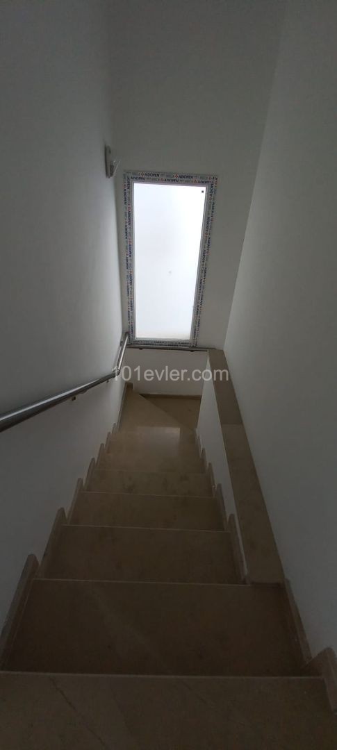 Lefkoşa Gönyeli Bölgesinde Satılık 200 m2 4+1 İkiz Villa 114,900.- STG