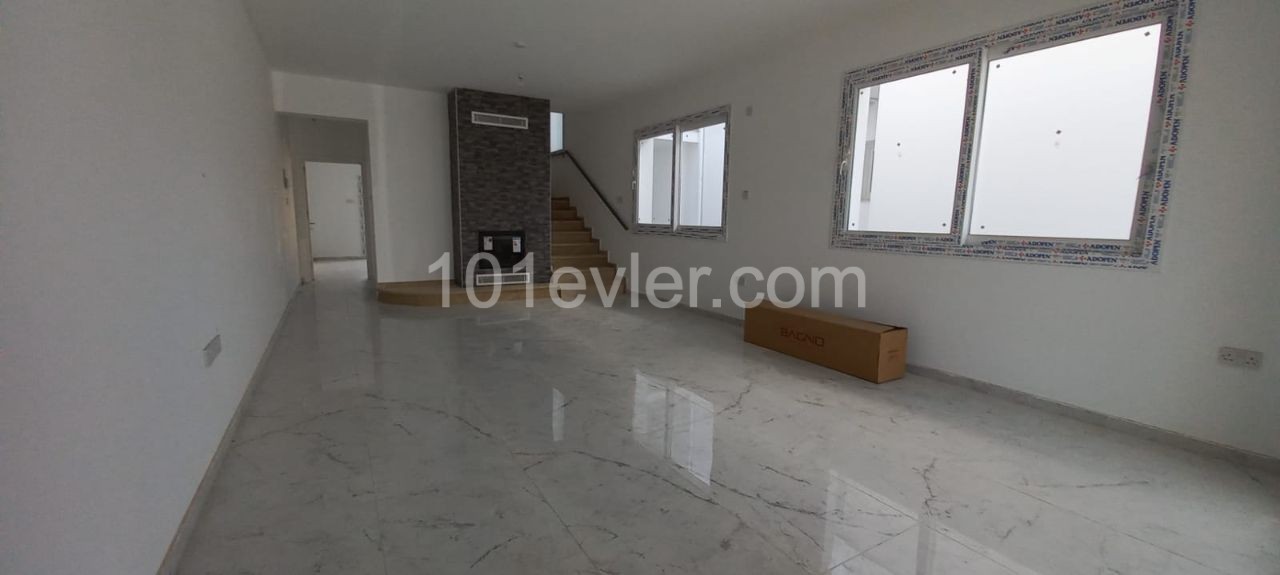 Lefkoşa Gönyeli Bölgesinde Satılık 200 m2 4+1 İkiz Villa 114,900.- STG