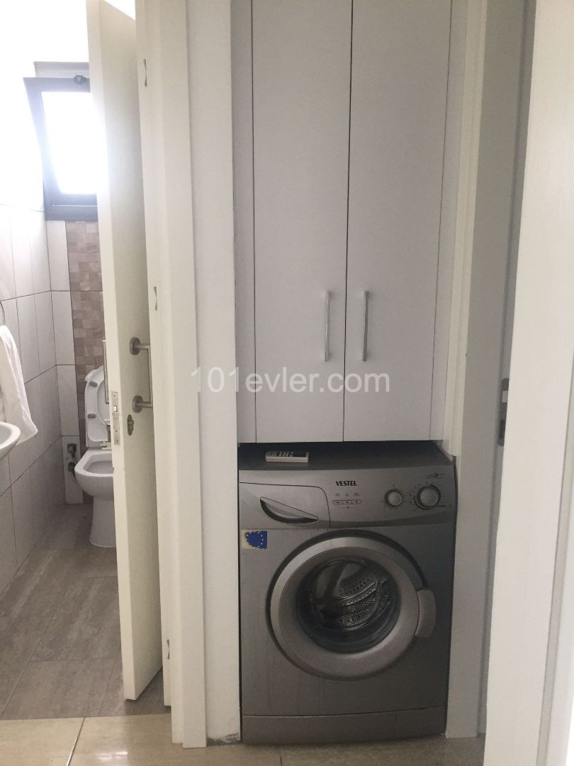 Zu Vermieten In Nikosia Ortaköy 2 + 1 Möbliert 1. Etage Wohnung 6 + 6 Zahlen 300 STG ** 