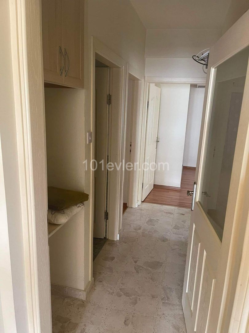 3-ZIMMER-WOHNUNG ZUM VERKAUF IN NIKOSIA YENIKENT 70,000 STG ** 