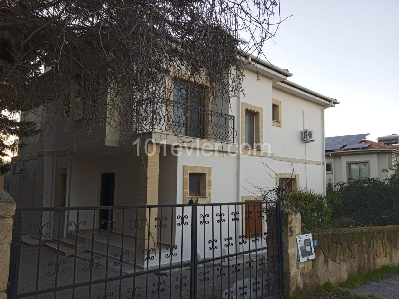 Einfamilienhaus mit Pool mit Berg - und Meerblick in chatalköy ** 