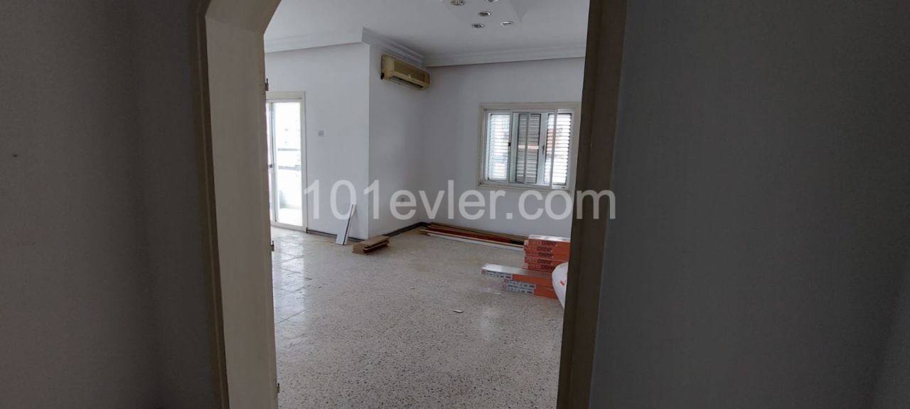 3+1 Türkische Wohnung zum Verkauf in Nikosia Kucuk Kaymakli 53,000 Stg ** 