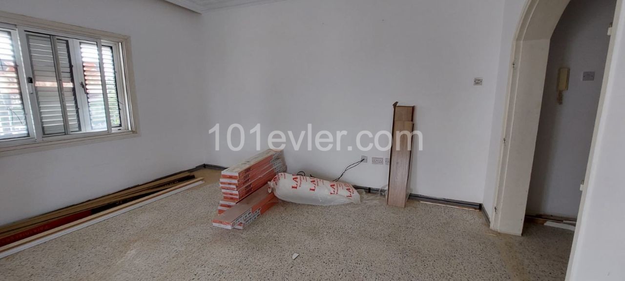 3+1 Türkische Wohnung zum Verkauf in Nikosia Kucuk Kaymakli 53,000 Stg ** 