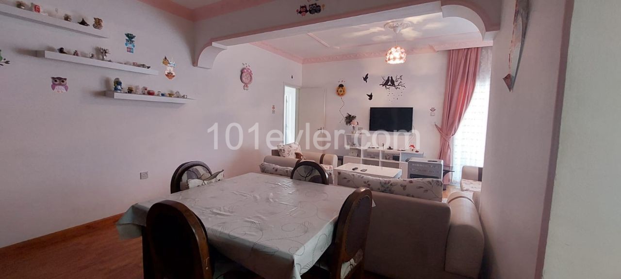 3 Bedroom Flat for Sale in Gallipoli ** 