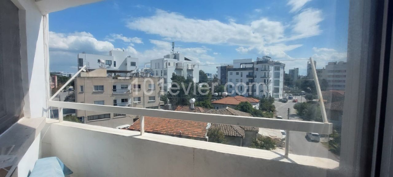 3 Bedroom Flat for Sale in Gallipoli ** 