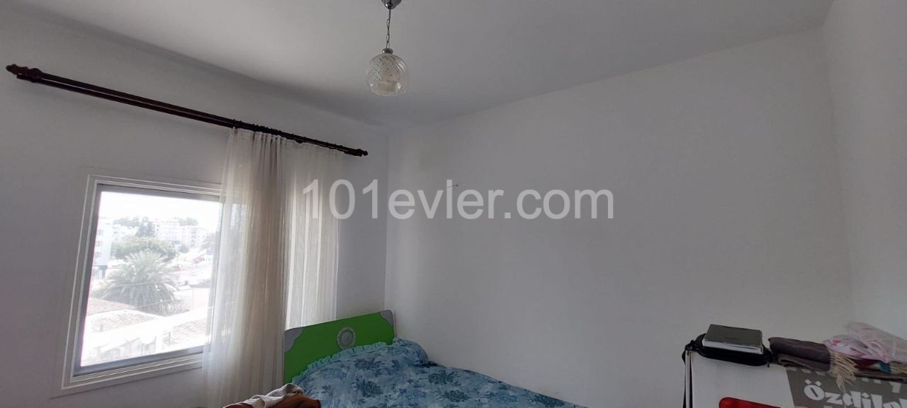 3 Bedroom Flat for Sale in Gallipoli ** 