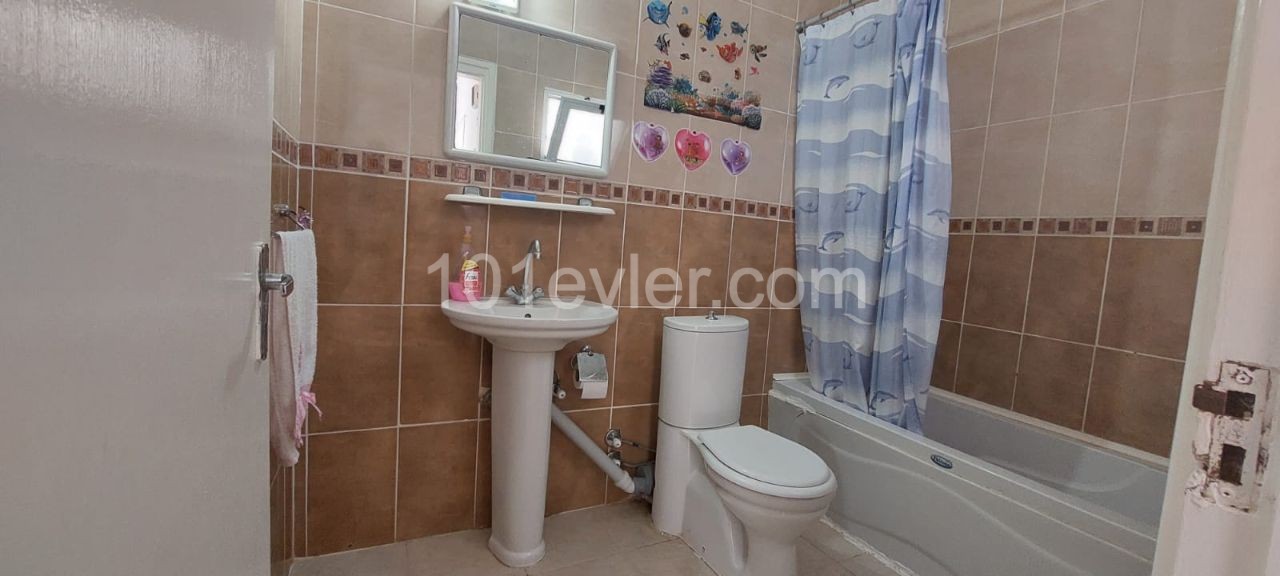 3 Bedroom Flat for Sale in Gallipoli ** 