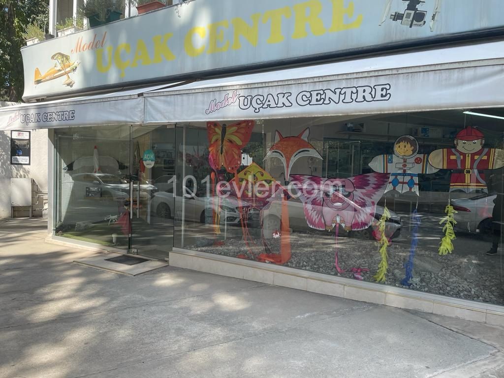 Shop Auf Der Straße In Nikosia Yenisehir Bereich Zu Verkaufen ** 