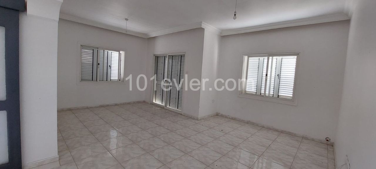 3+1 FLAT FOR SALE IN NICOSIA / ORTAKOY ** 