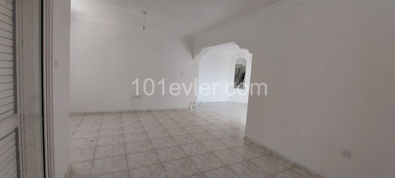 3+1 FLAT FOR SALE IN NICOSIA / ORTAKOY ** 