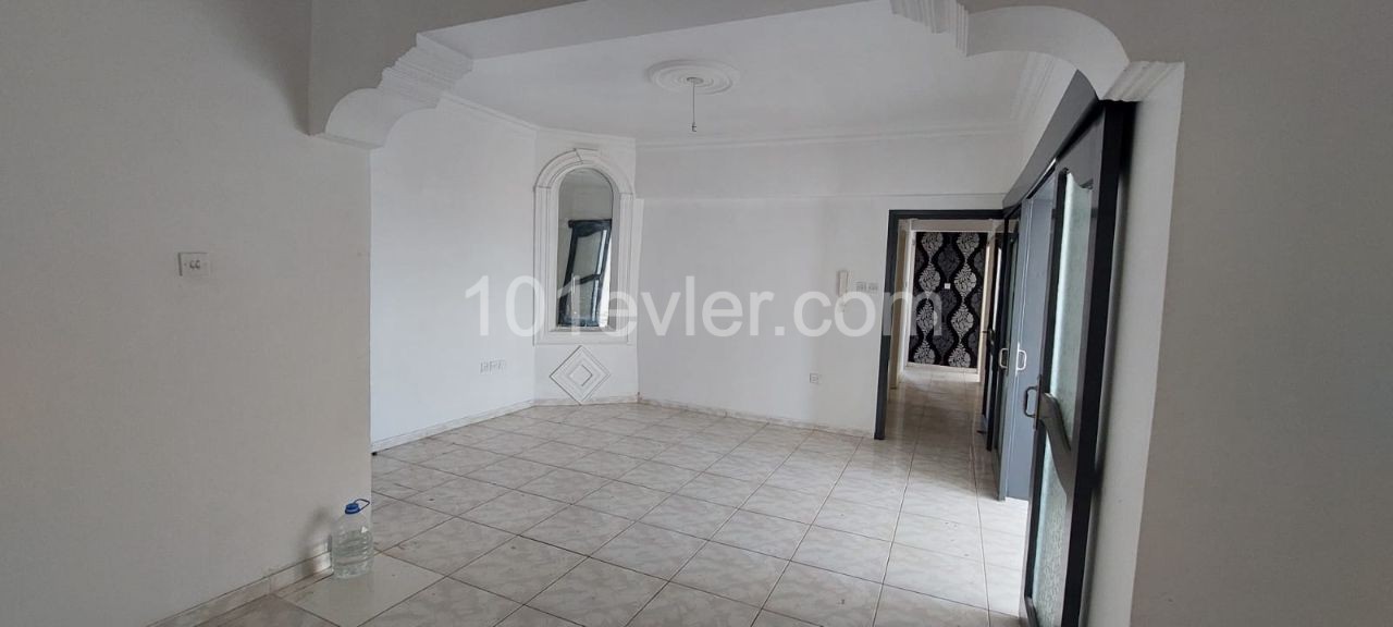 3+1 FLAT FOR SALE IN NICOSIA / ORTAKOY ** 