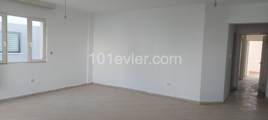 Flat Suitable for Rental Workplace or Office in Girne Center ** 