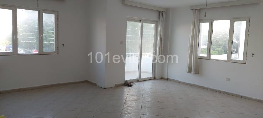 Flat Suitable for Rental Workplace or Office in Girne Center ** 