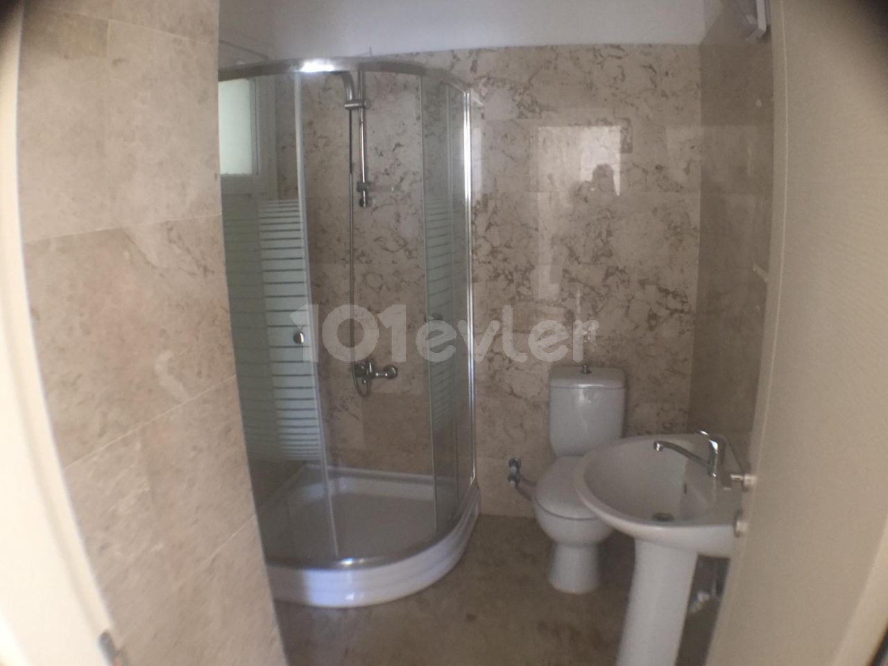 Nicosia /Kızılbaş Unfurnished Flat for Rent Annually in Advance ** 