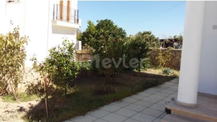 2+1 DETACHED HOUSE WITH COMMON POOL FOR RENT IN KYRENIA/CATALKOY ** 