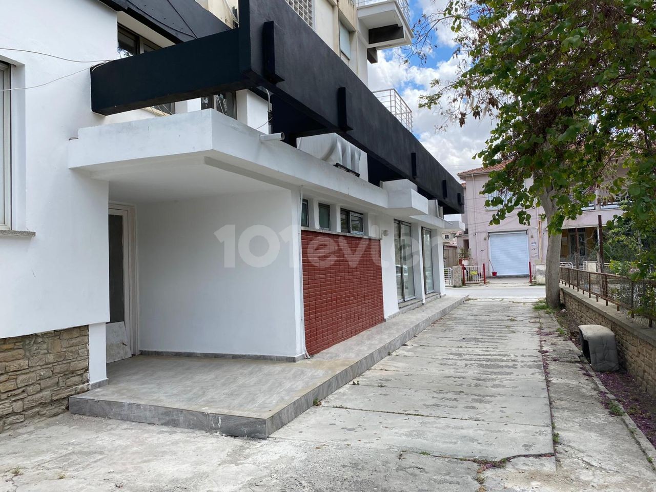 Nicosia / Köşklüçiflik Rental Place of Business 2,500 Stg. ** 