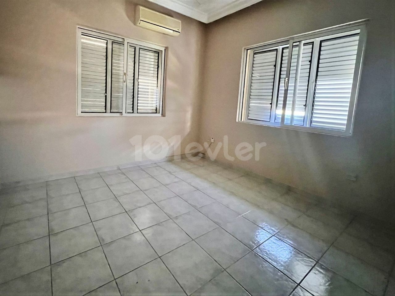 3 +1 TURKISH APARTMENT FOR SALE IN NICOSIA / ORTAKOY ** 