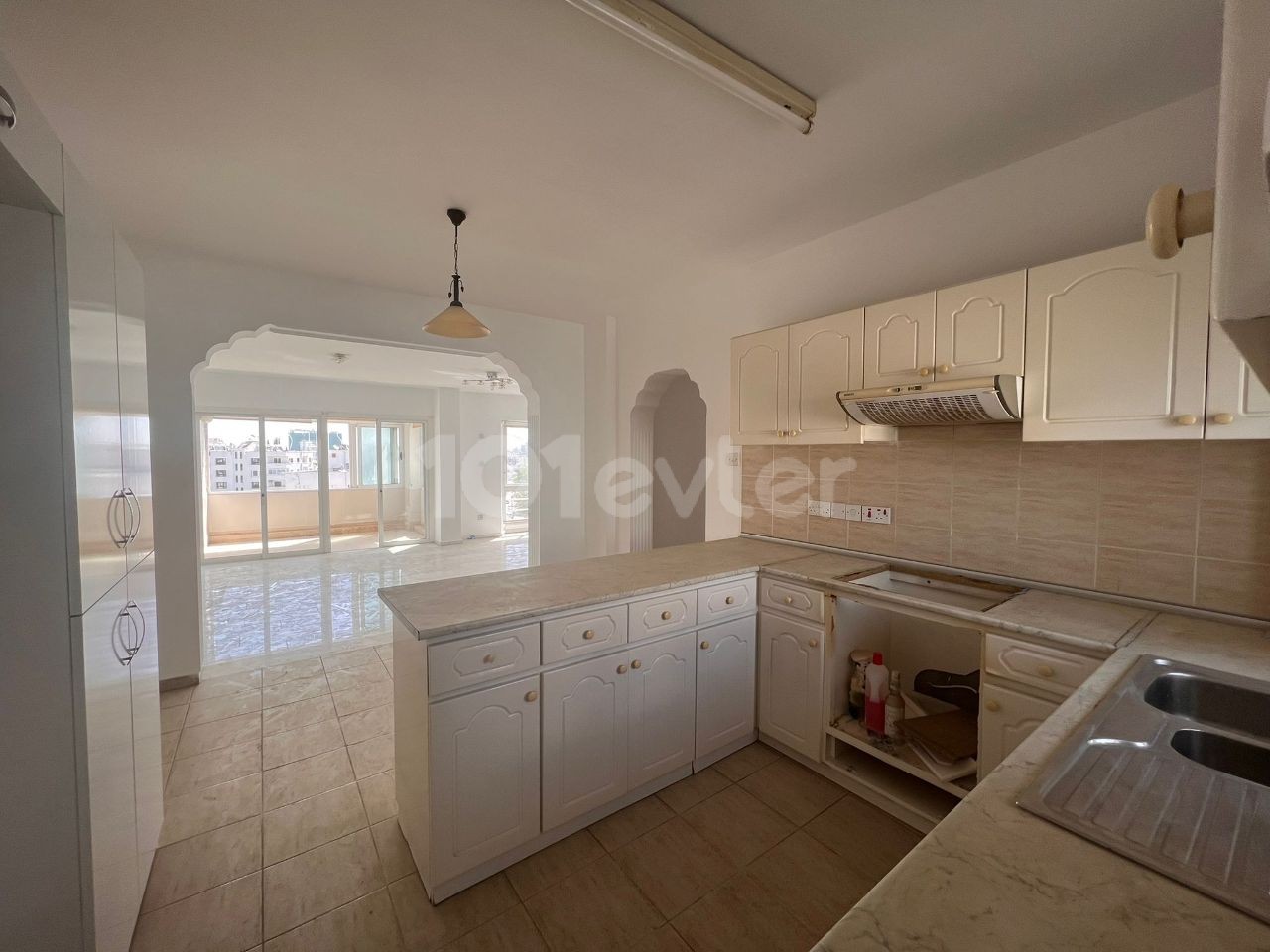 160 M2 ELEVATOR RENTAL APARTMENT WITH COMMERCIAL PERMIT IN DEREBOY, DECENT DISTRICT OF NICOSIA ** 