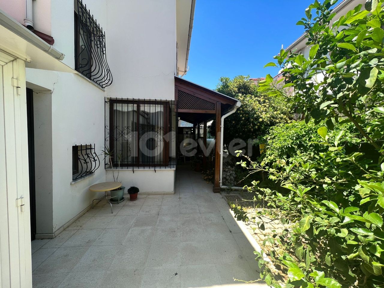 DETACHED FURNISHED DUPLEX HOUSE FOR RENT IN NICOSIA/ORTAKOY ** 