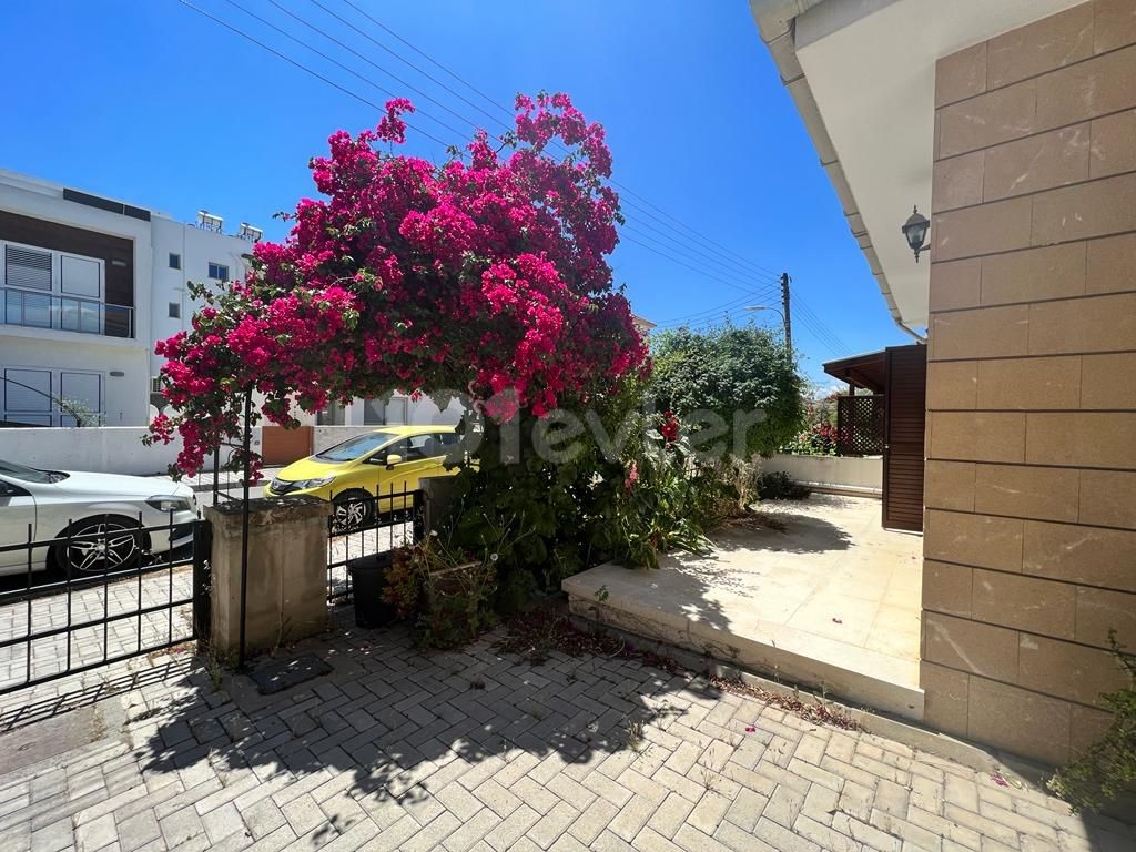 DETACHED FURNISHED DUPLEX HOUSE FOR RENT IN NICOSIA/ORTAKOY ** 