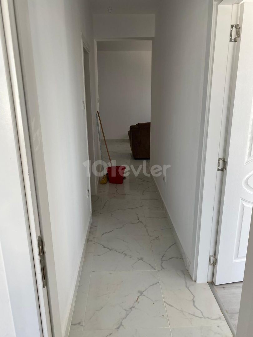 2+1 LUXUS-WOHNUNG ZUR MIETE MIT NULL VOLL MÖBLIERT IN NIKOSIA / HAMITKÖY ** 