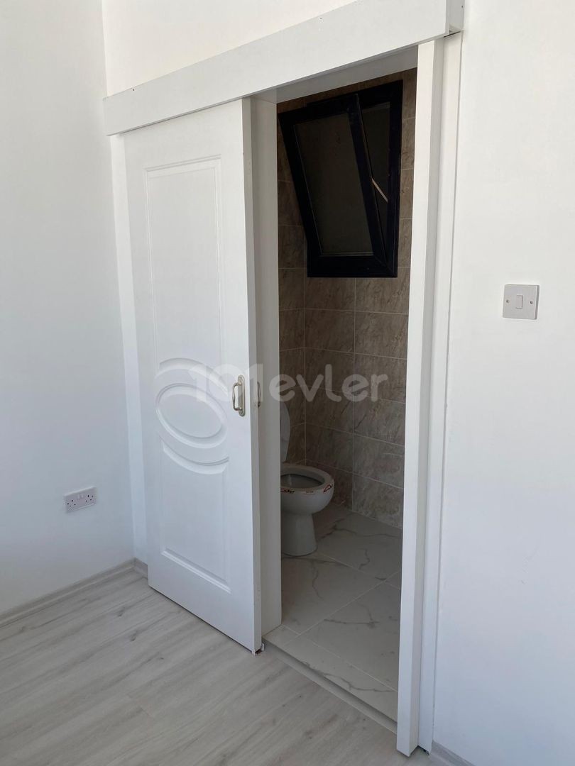 2+1 LUXUS-WOHNUNG ZUR MIETE MIT NULL VOLL MÖBLIERT IN NIKOSIA / HAMITKÖY ** 