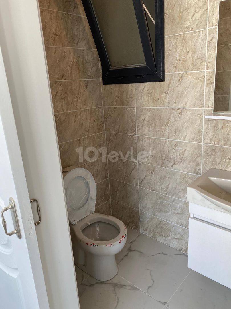 2+1 LUXUS-WOHNUNG ZUR MIETE MIT NULL VOLL MÖBLIERT IN NIKOSIA / HAMITKÖY ** 