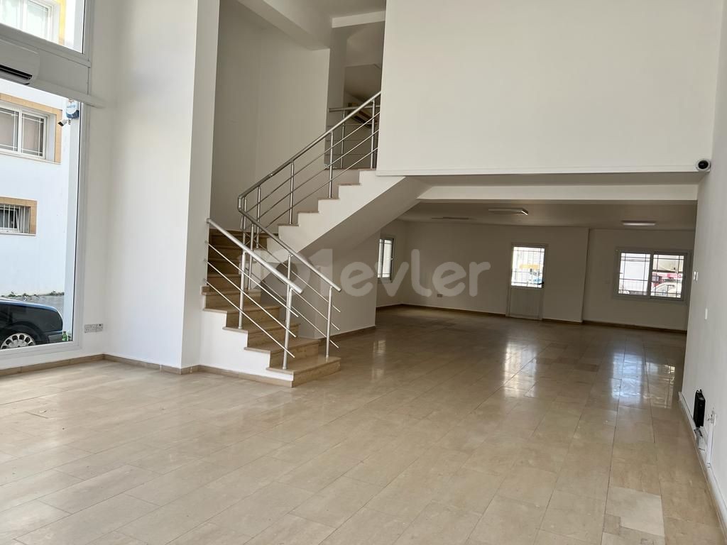 160 M2 in Nikosia / Gehrung Hauptstraße ** 