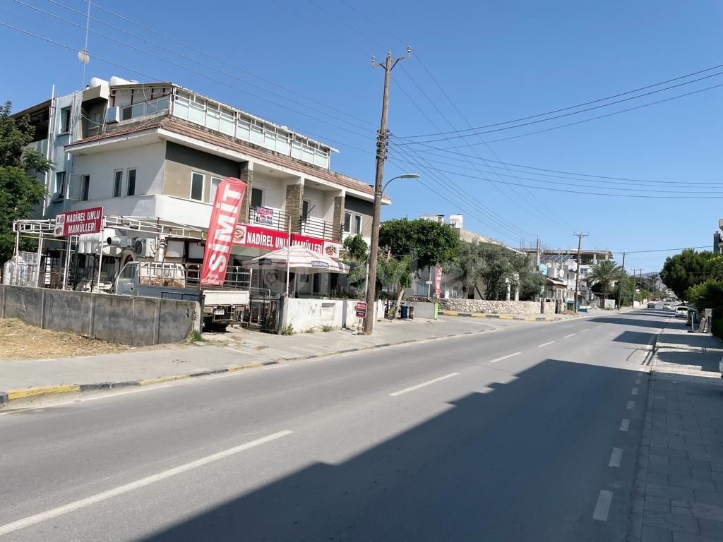 A CORNER PLOT SUITABLE FOR THE CONSTRUCTION OF A 5-Decker APARTMENT WITH A COMMERCIAL PERMIT ON THE MAIN STREET IN NICOSIA / HAMITKOY ** 