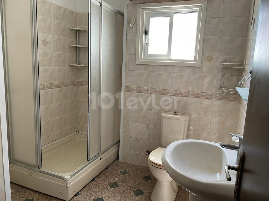 3+1 120 M2 Wohnung in der Hauptstraße in Nikosia / Ortakoy ** 