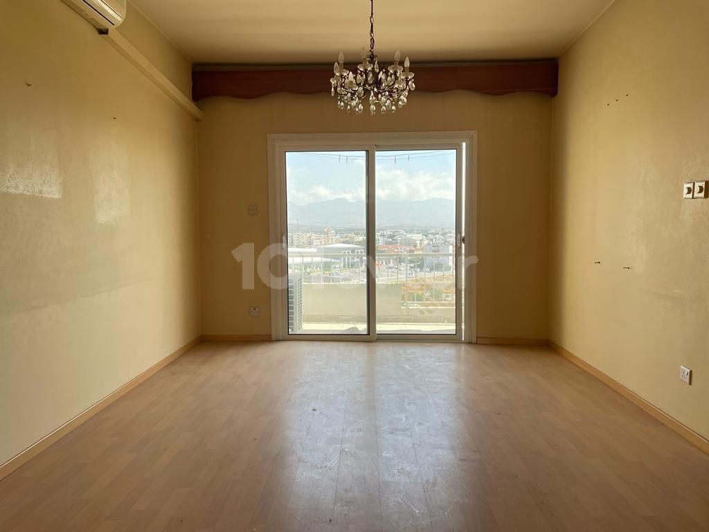 3 +1 120 M2 TURKISH APARTMENT FOR SALE ON MAIN STREET IN NICOSIA / ORTAKOY ** 