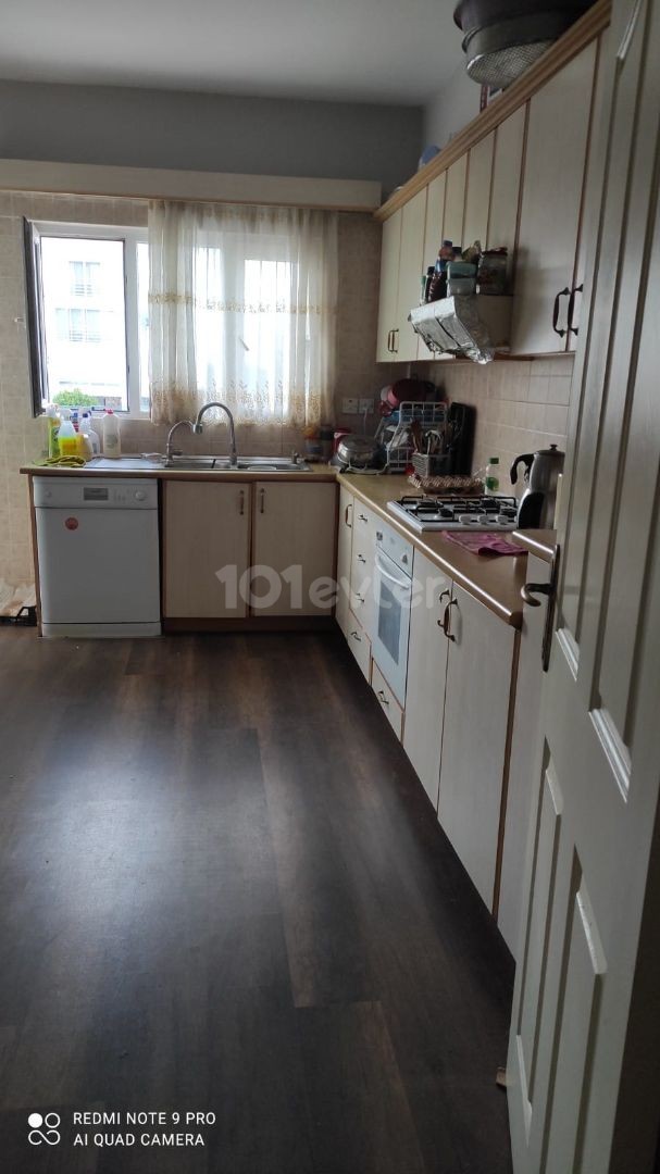 GİRNE / MERKEZ SATILIK DAİRE 3+1