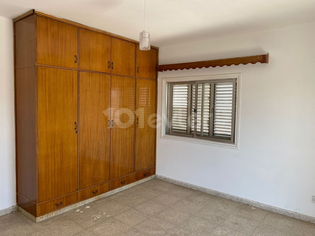 NICOSIA / ORTAKOY 3 + 1 APARTMENT FOR SALE ON THE STREET ** 