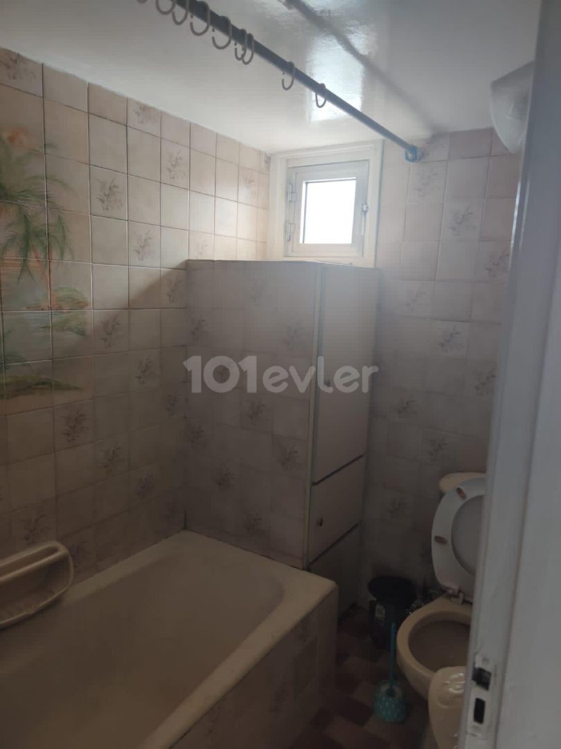 LEFKOŞA /ORTAKÖY SATILIK CADDE ÜZERİ 3+1 DAİRE