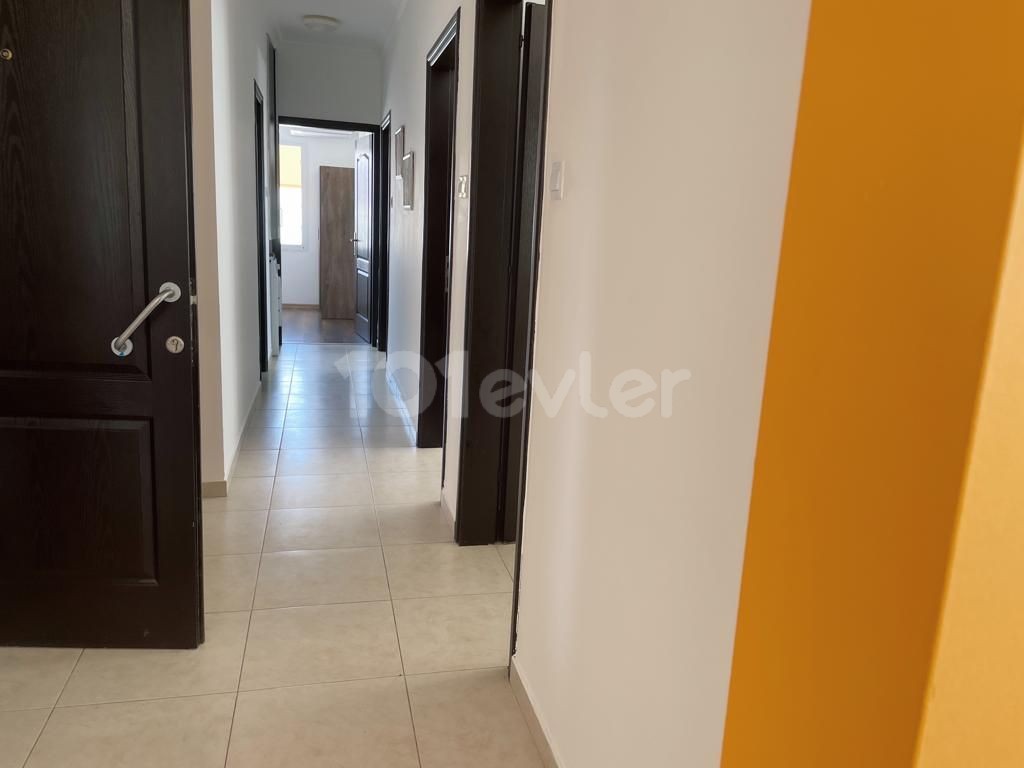 LEFKOŞA/GÖNYELİ BÖLGESİNDE ANA CADDE ÜZERİNDE 3+1 KİRALIK FULL EŞYALI DAİRE