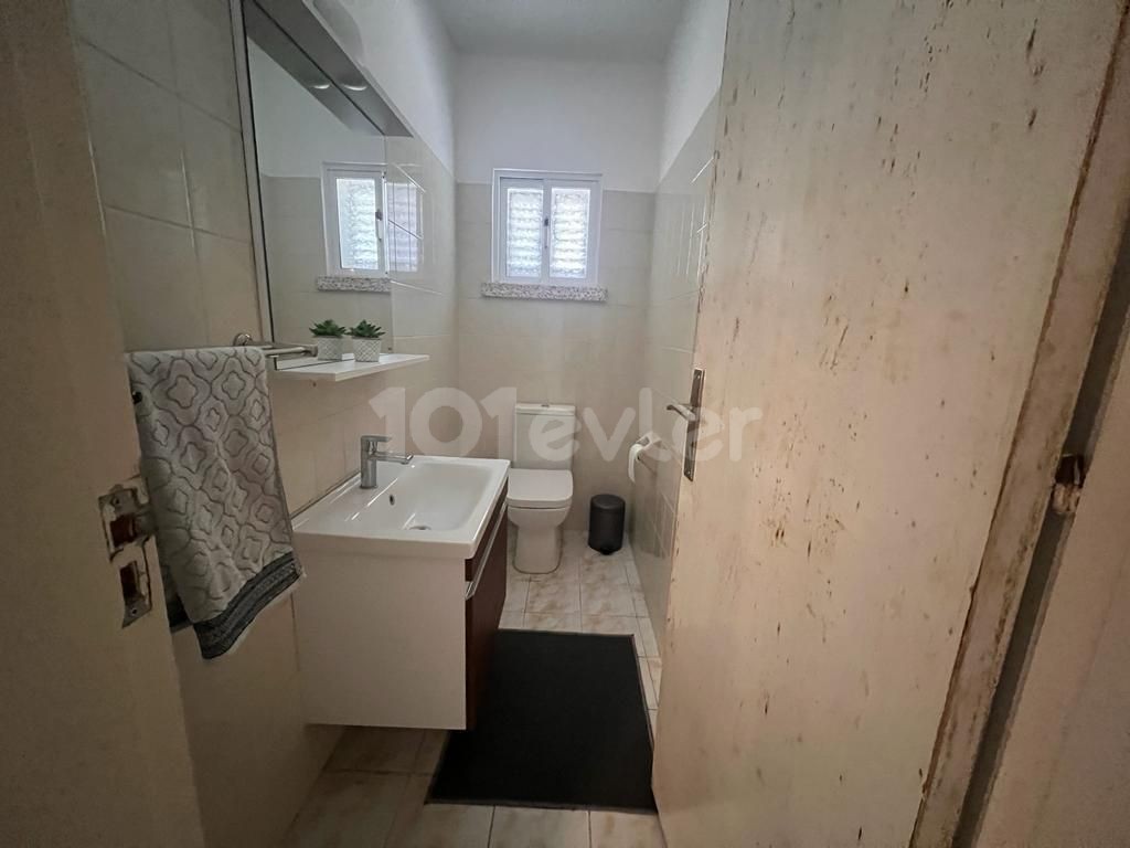 LEFKOŞA/DEREBOYU'NDA LÜKS KİRALIK FUL EŞYALI DAİRE 3+1