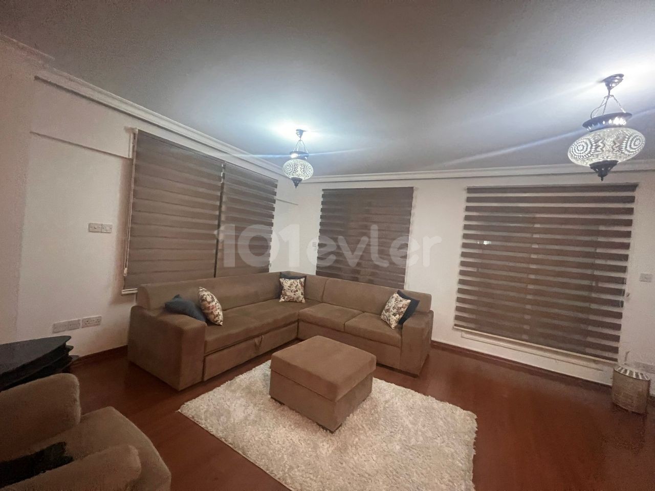 LEFKOŞA/DEREBOYU'NDA LÜKS KİRALIK FUL EŞYALI DUBLEX DAİRE 3+1