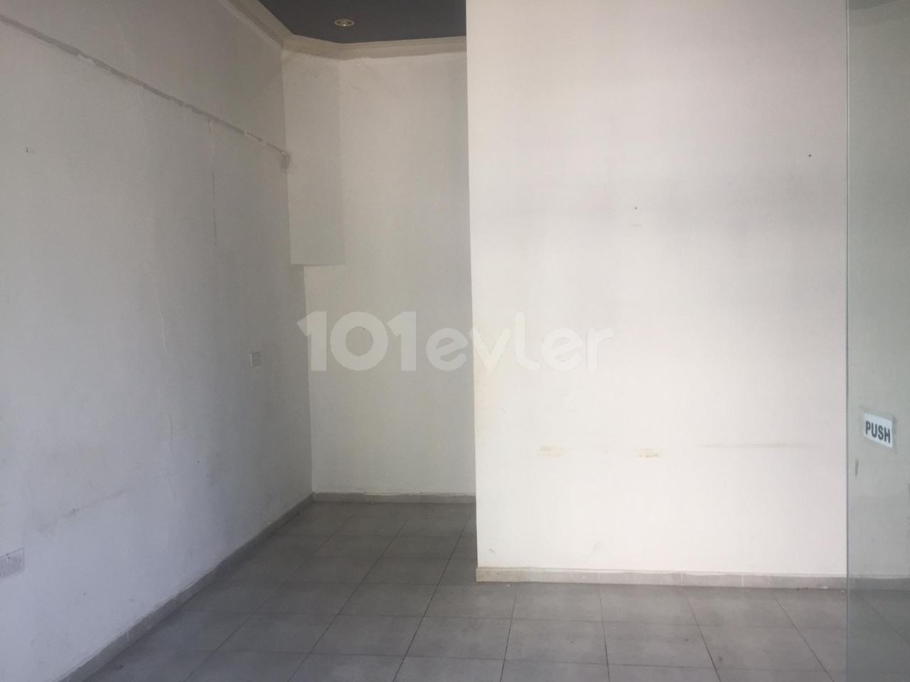 NICOSIA / KÖŞKLÜÇIFLIK GROUND FLOOR OFFICE 3+1 APARTMENT FOR RENT ** 