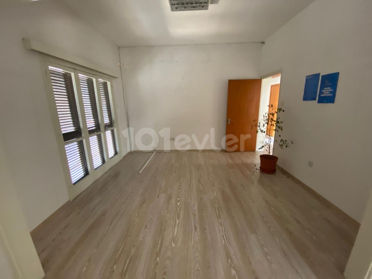 NICOSIA KÖŞKLÜÇIFLIK 4+2 OFFICE OR WORKPLACE FOR RENT ** 