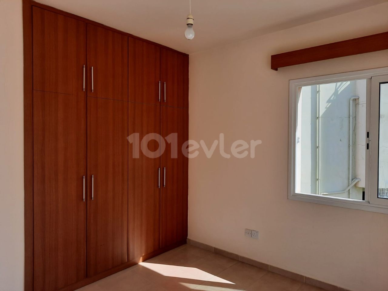 PENTHOUSE-WOHNUNG ZUM VERKAUF IN NIKOSIA ** 