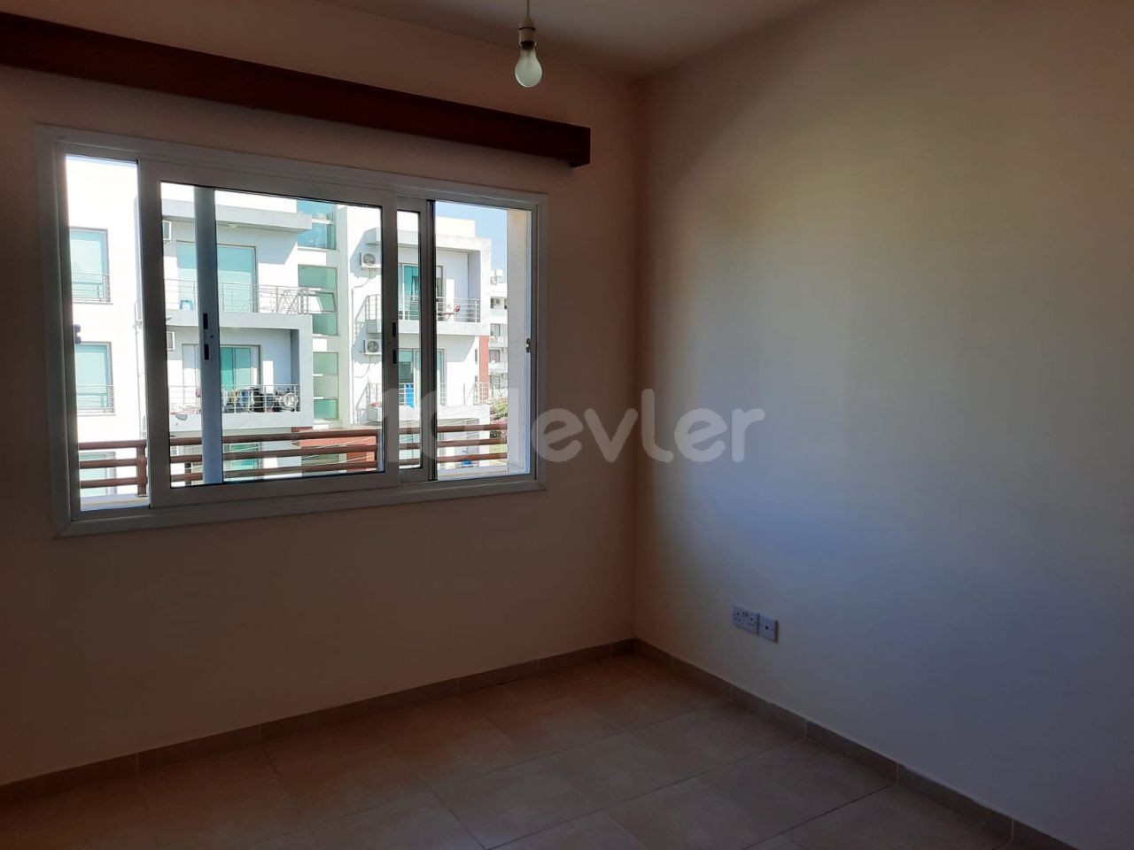 PENTHOUSE-WOHNUNG ZUM VERKAUF IN NIKOSIA ** 