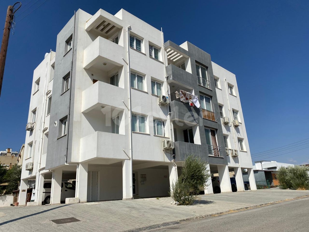 Im Zentrum von Nikosia befindet sich K.KAYMAKLI ZU VERKAUFEN TÜRKISCHE IMMOBILIEN 2 + 1 WOHNUNG ** 